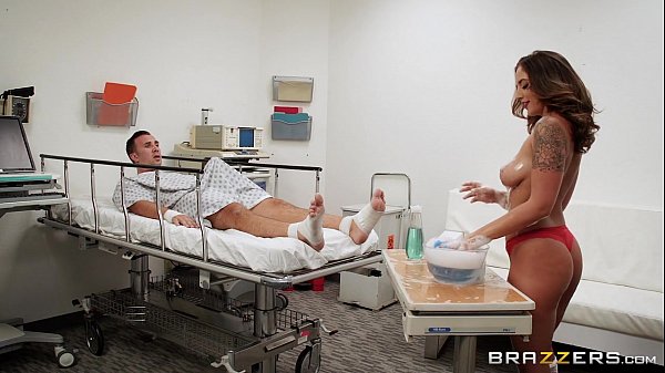 Brazzers – Layla London Kasih Mandi Basah-basah Bikin Merem Melek